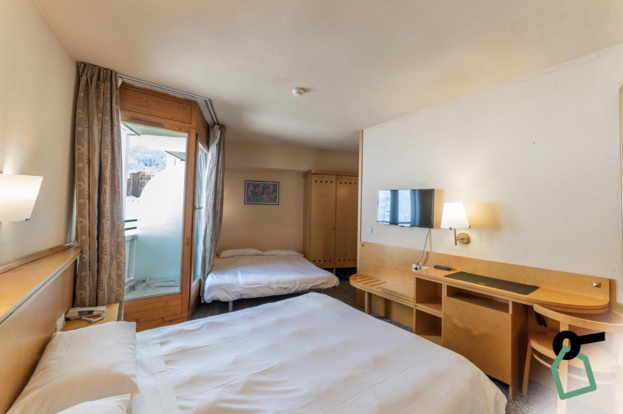 Hotiday Hotel Сестрієре Екстер'єр фото