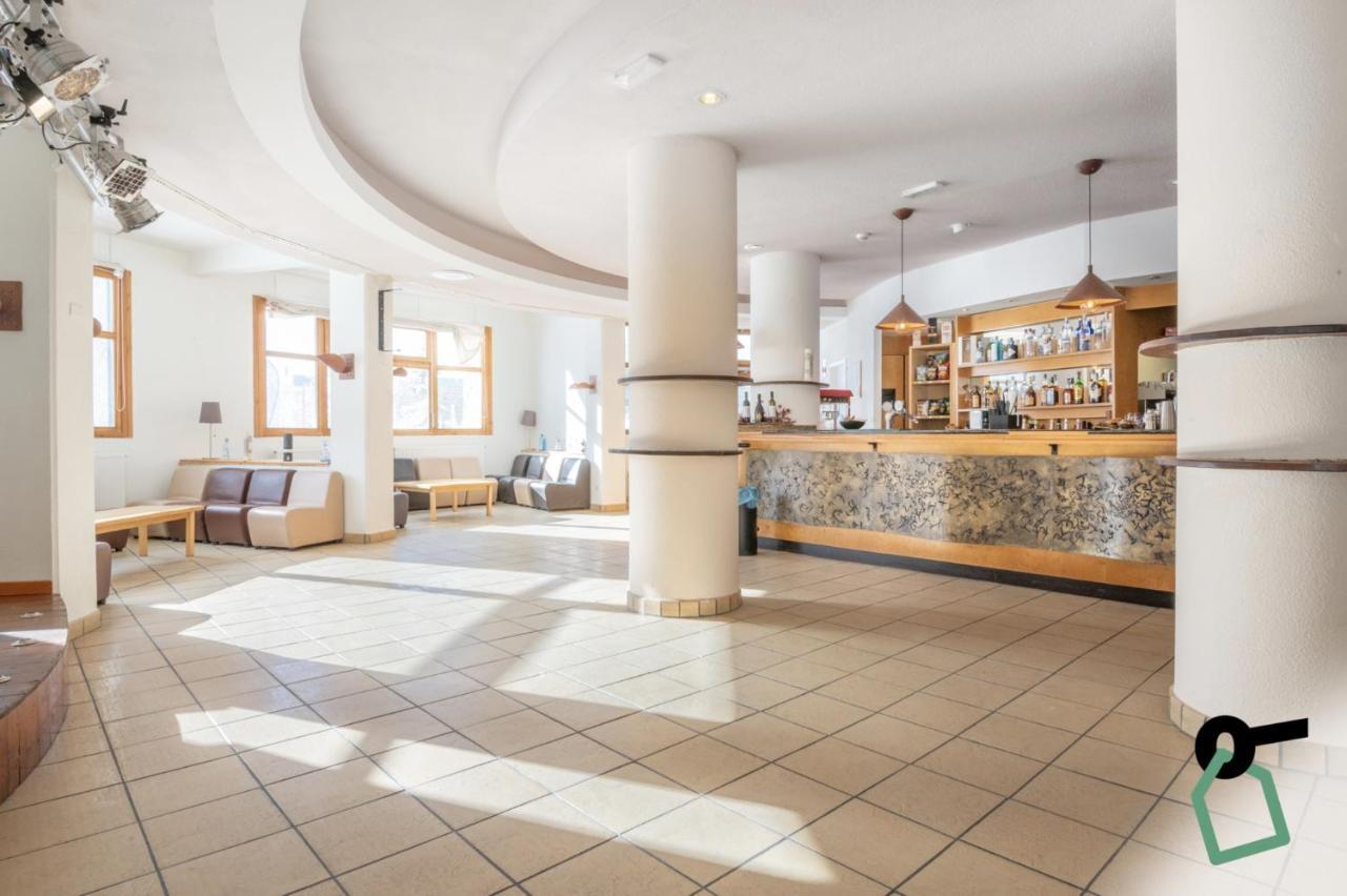 Hotiday Hotel Сестрієре Екстер'єр фото