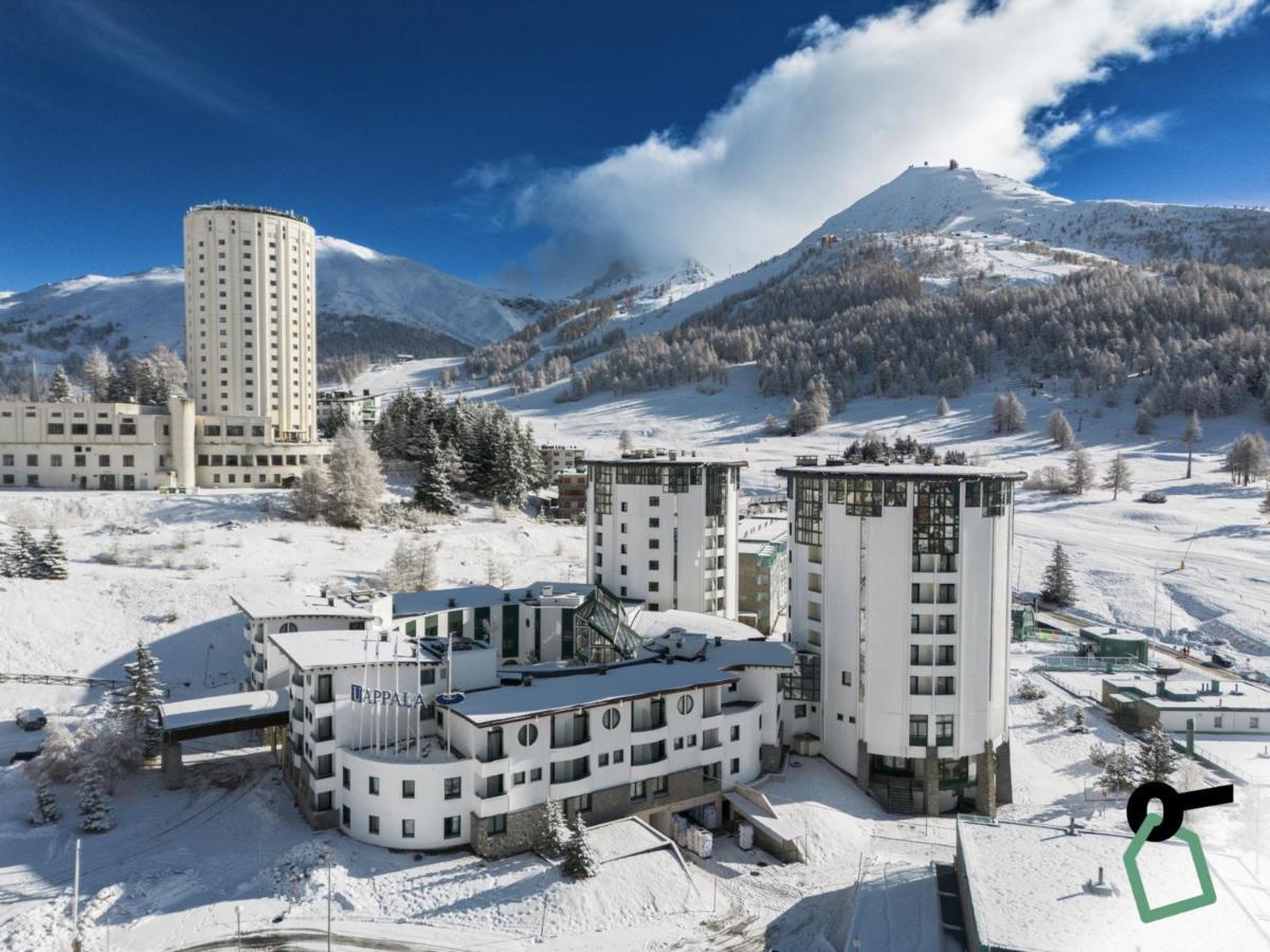 Hotiday Hotel Сестрієре Екстер'єр фото
