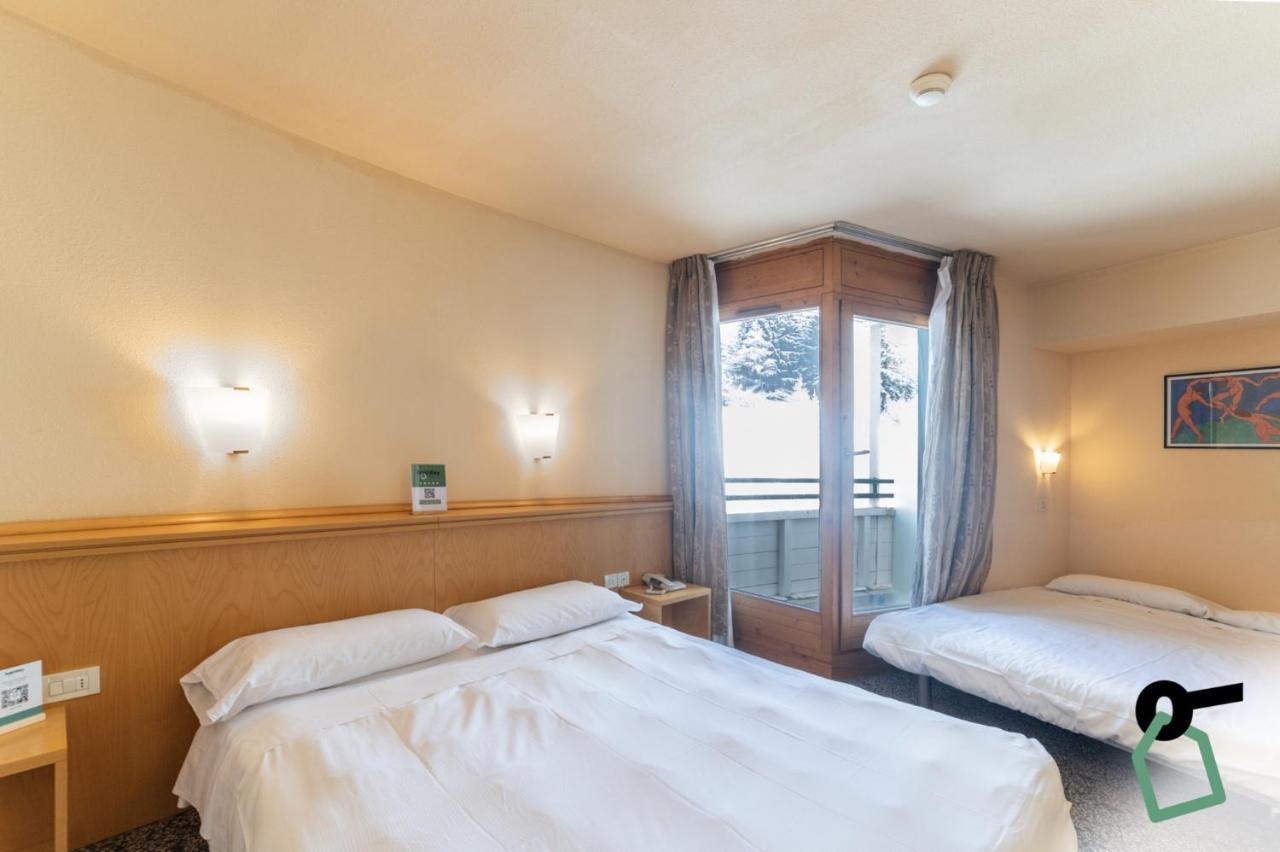 Hotiday Hotel Сестрієре Екстер'єр фото