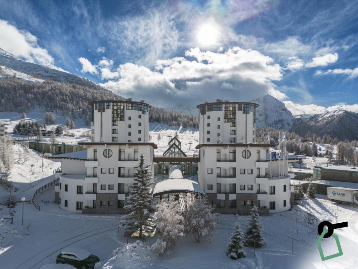 Hotiday Hotel Сестрієре Екстер'єр фото