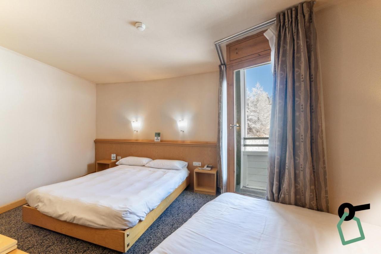 Hotiday Hotel Сестрієре Екстер'єр фото
