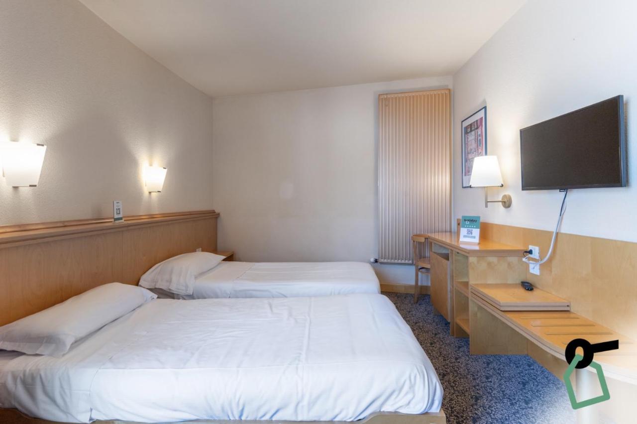 Hotiday Hotel Сестрієре Екстер'єр фото